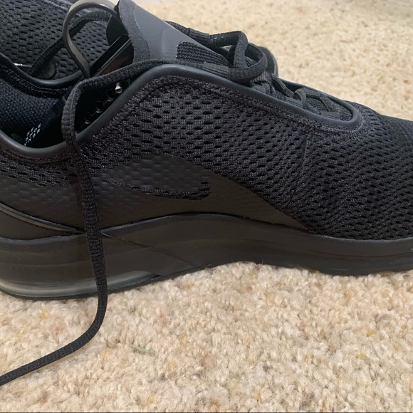 Nike runallday running shoes/ used once/ like new - Picture 6 of 7